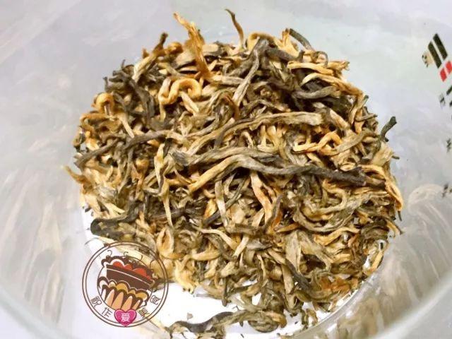 6步搞定香浓醇厚的丝袜奶茶，就是这么好喝！