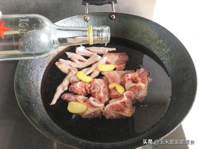 风靡广东的原味汤粉的高汤如何熬制？加上这些简单配料，汤鲜味浓
